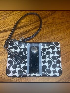 COACH Black & White Signature Wristlet Wallet with Coach tag